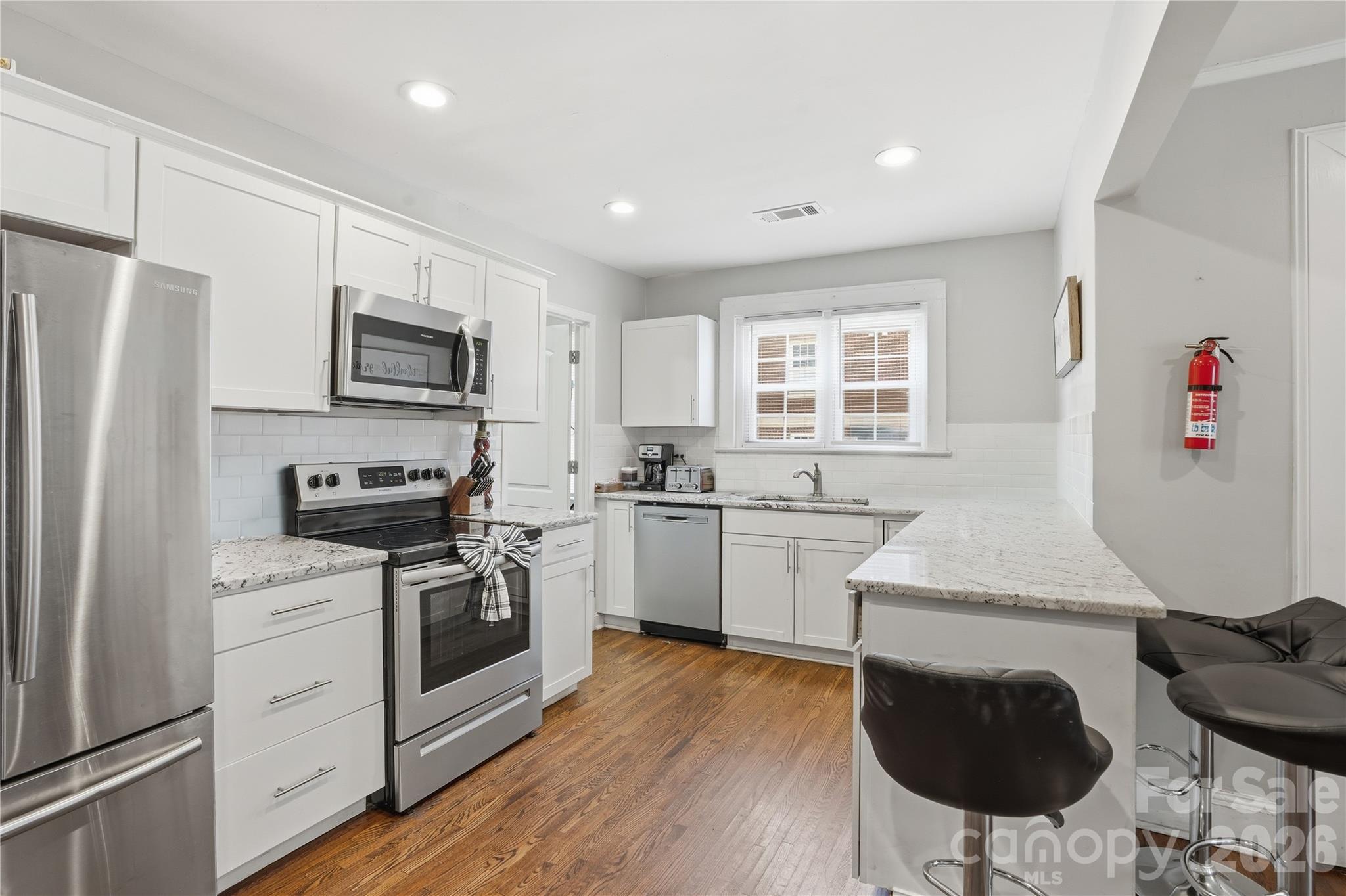 1411/1413 W 4th Street
