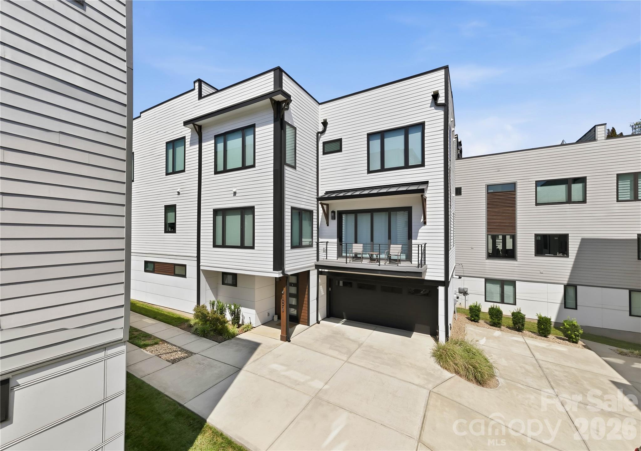 1004 Westbrook Drive