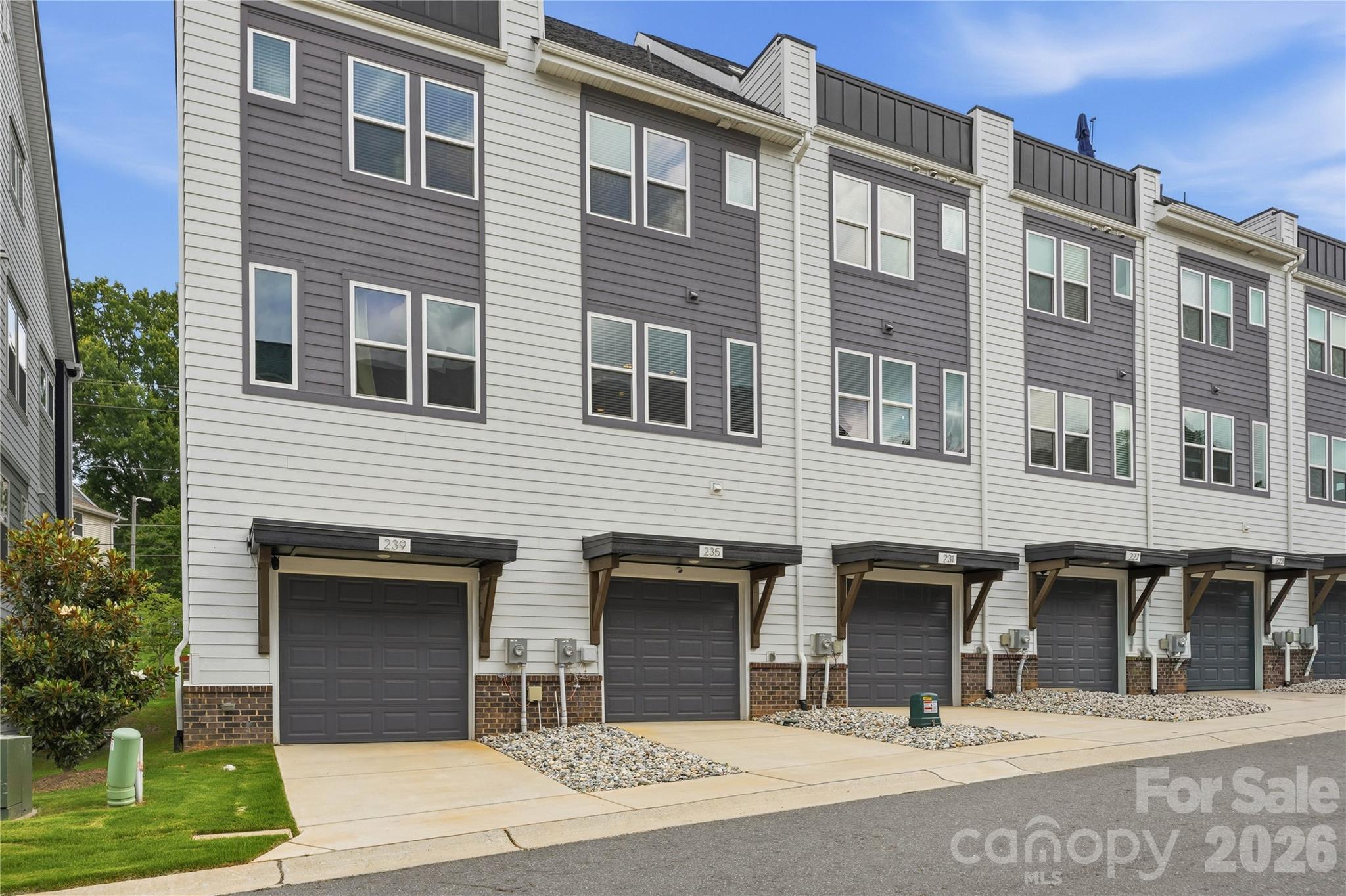 235 S Bruns Avenue