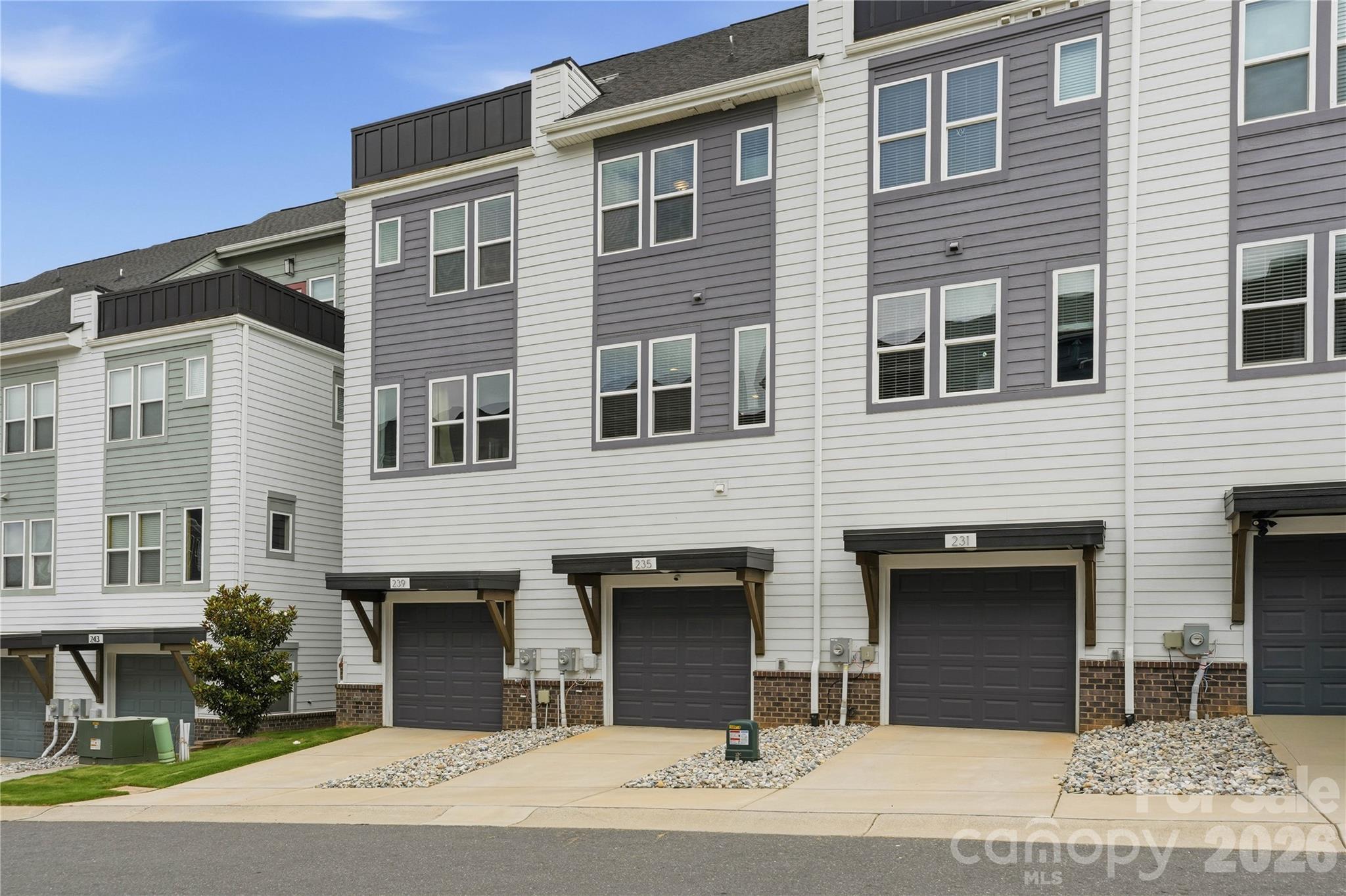 235 S Bruns Avenue