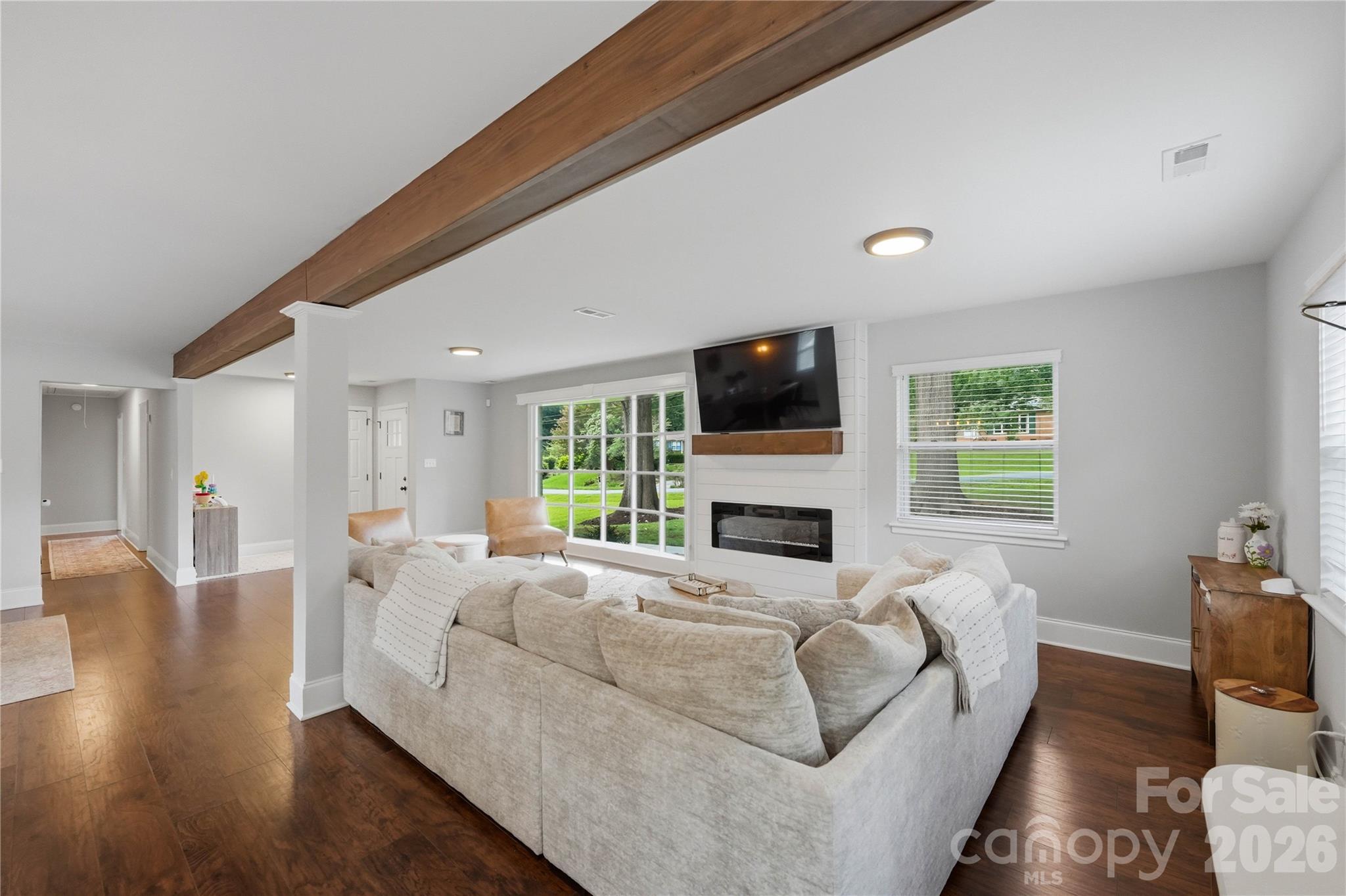 1301 Manchester Lane
