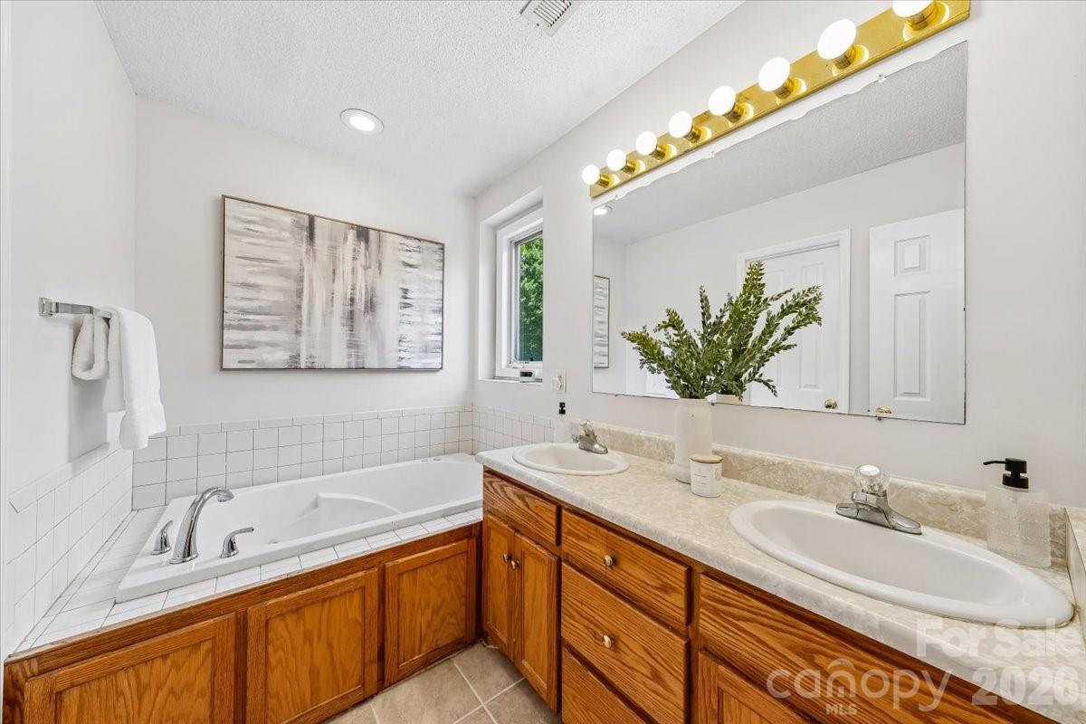 508 Watergate Circle