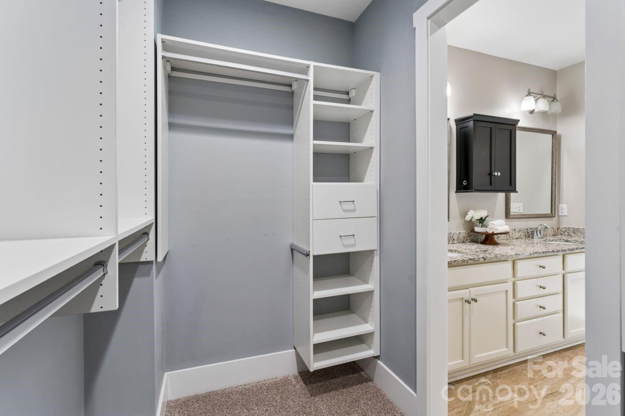 10177 Lakeshore Drive