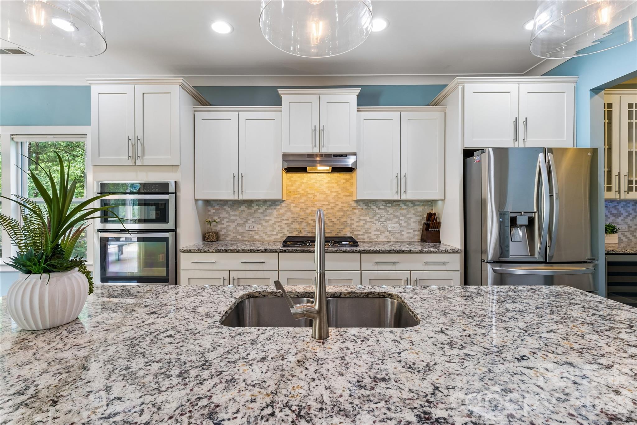 10177 Lakeshore Drive