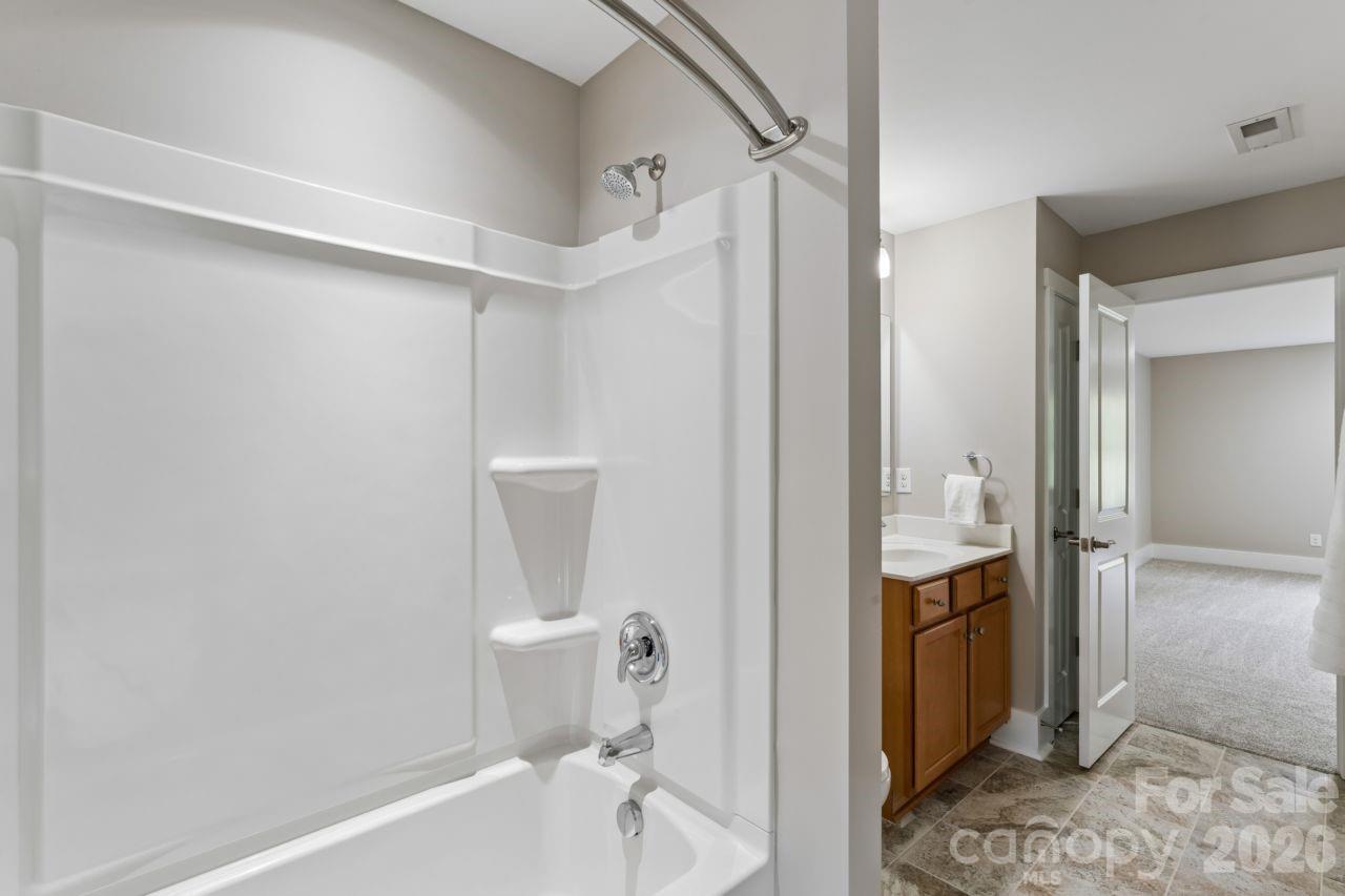 10177 Lakeshore Drive
