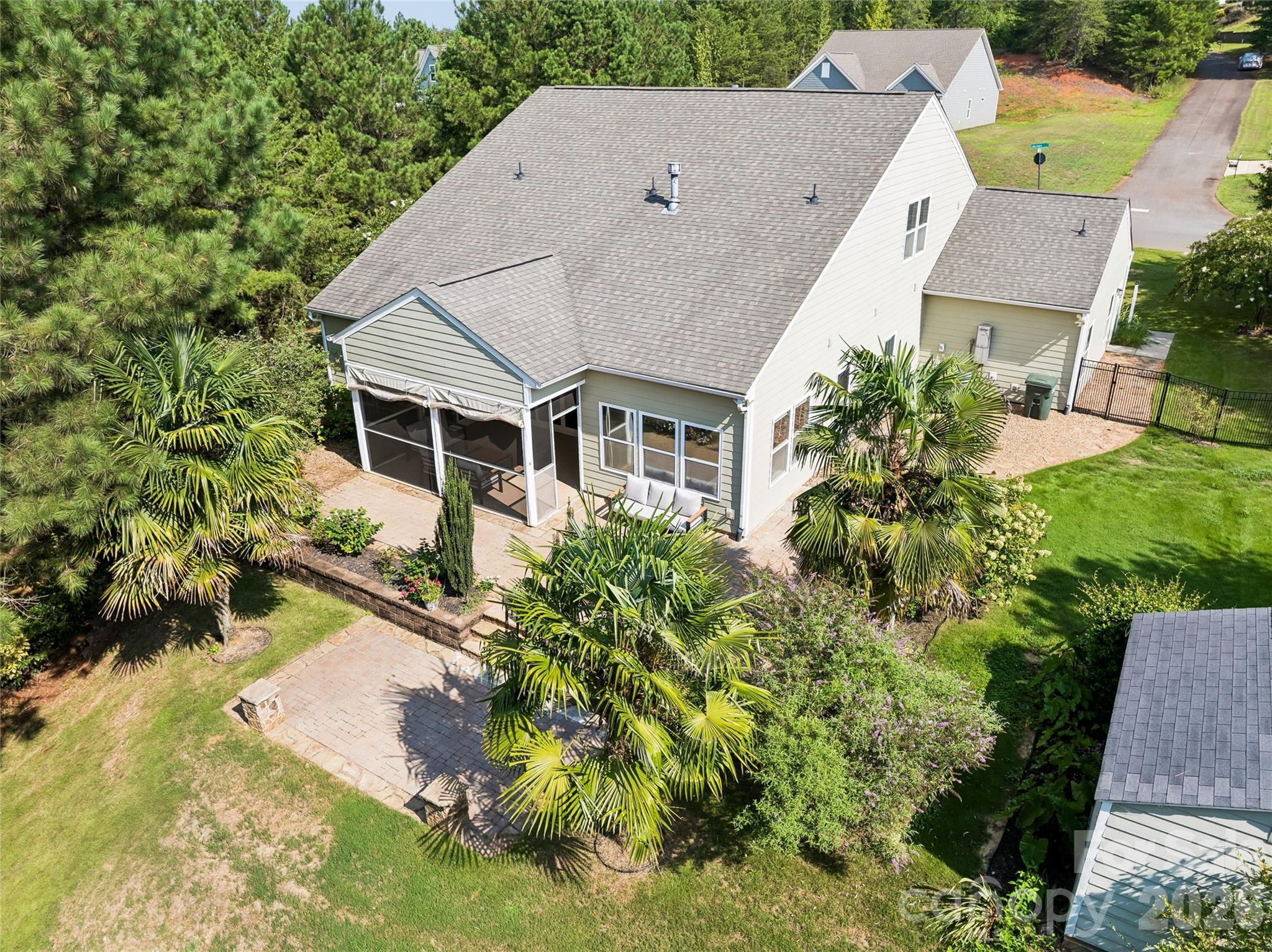 10177 Lakeshore Drive