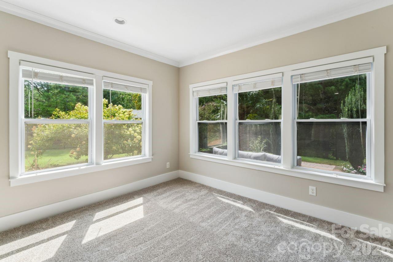 10177 Lakeshore Drive