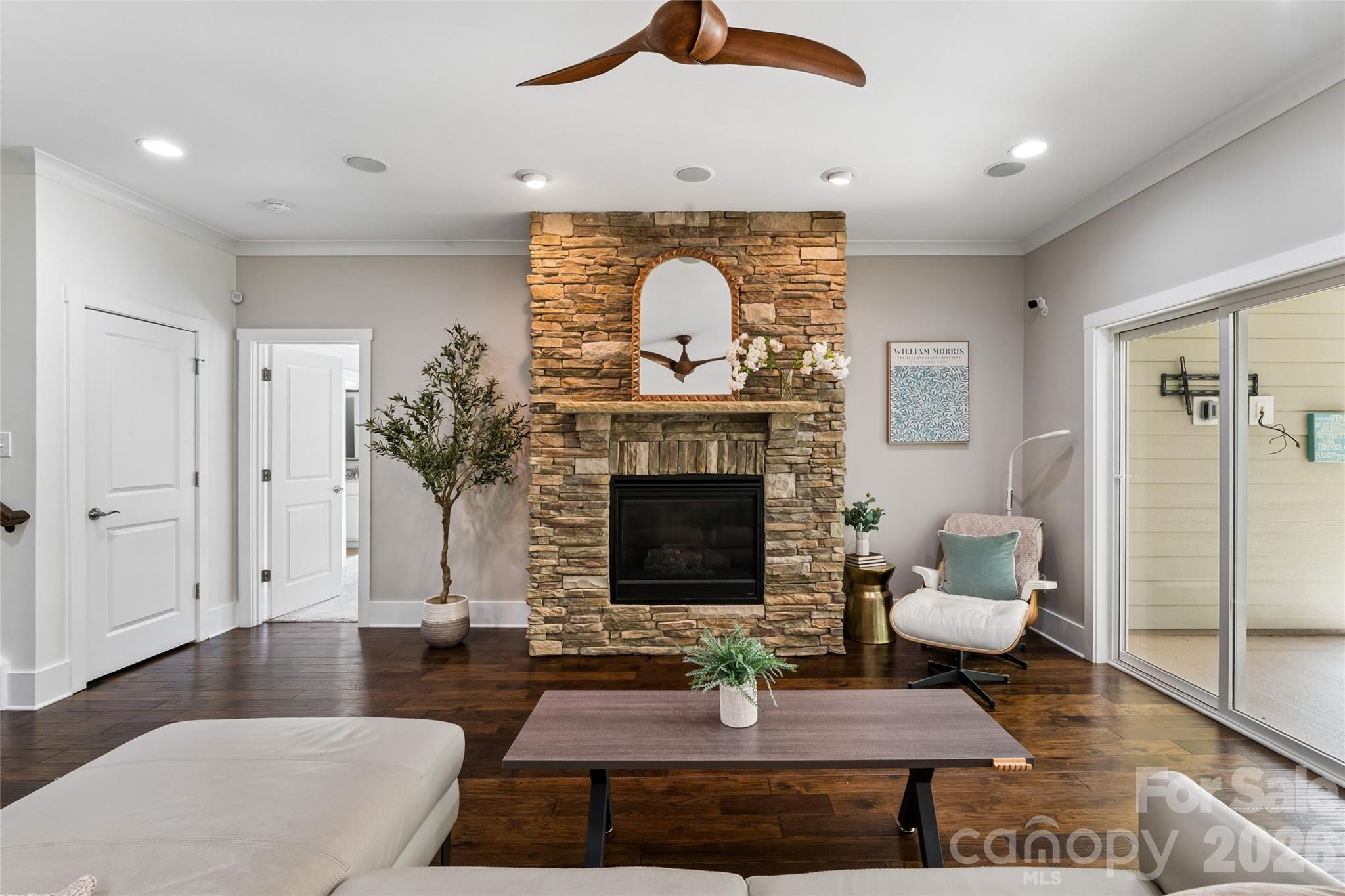10177 Lakeshore Drive