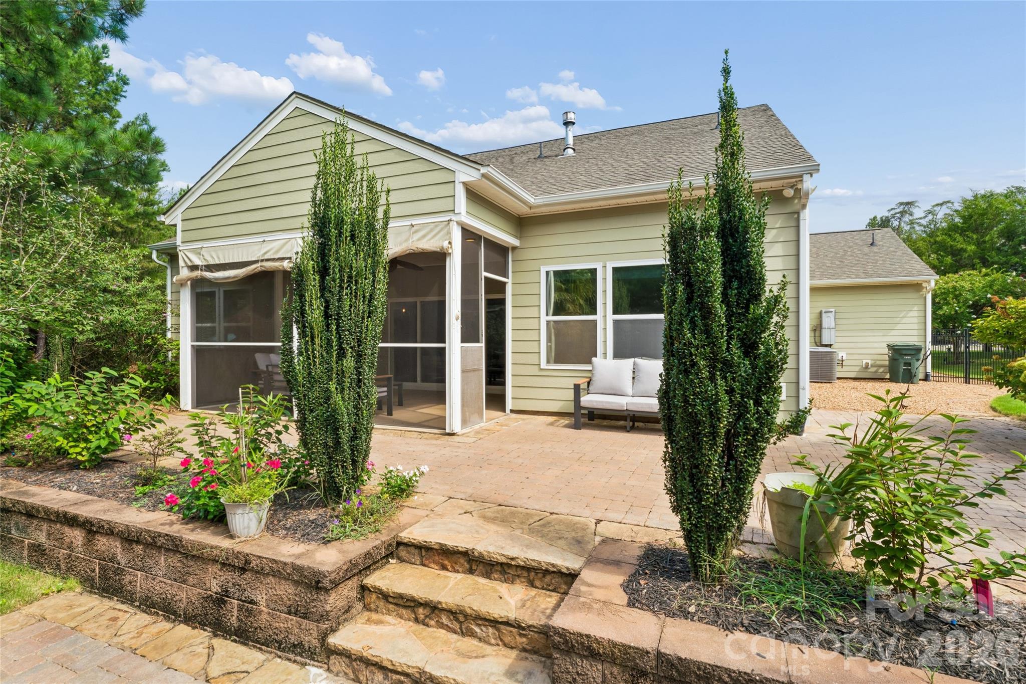 10177 Lakeshore Drive