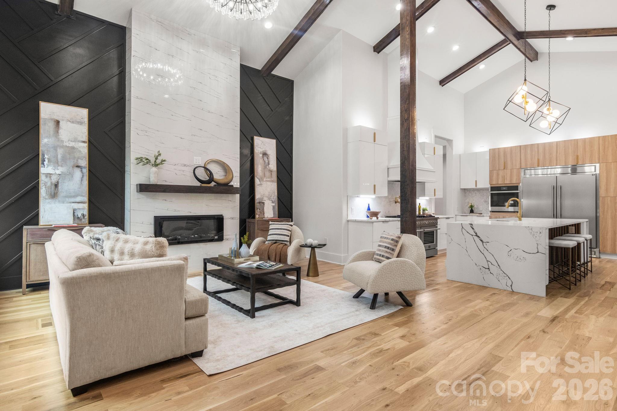 809 Crater Street