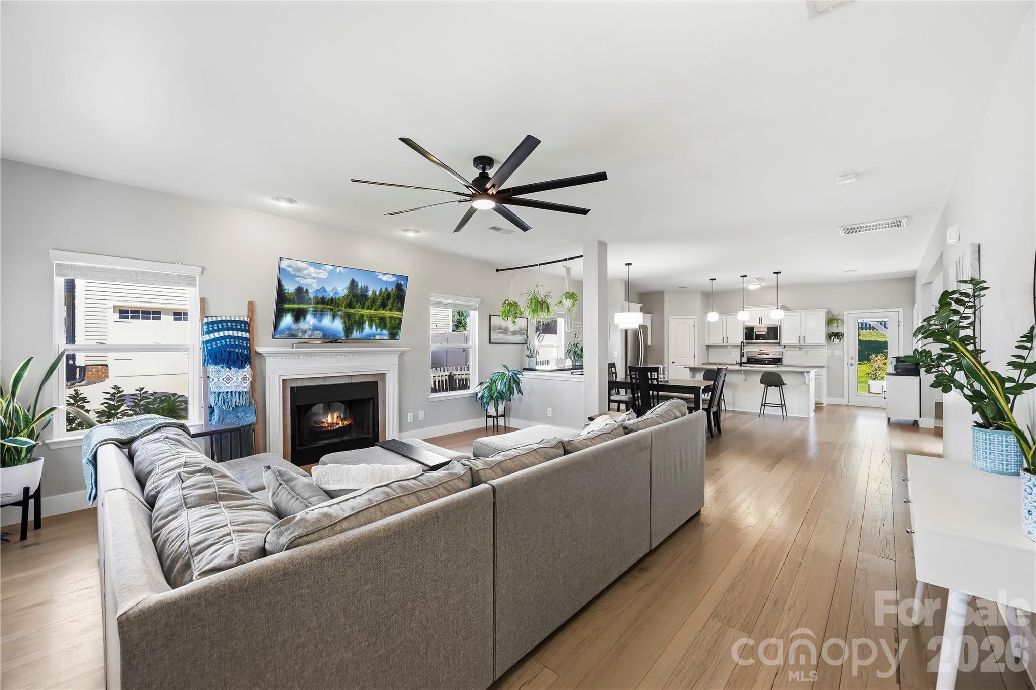 1633 Natalie Lane