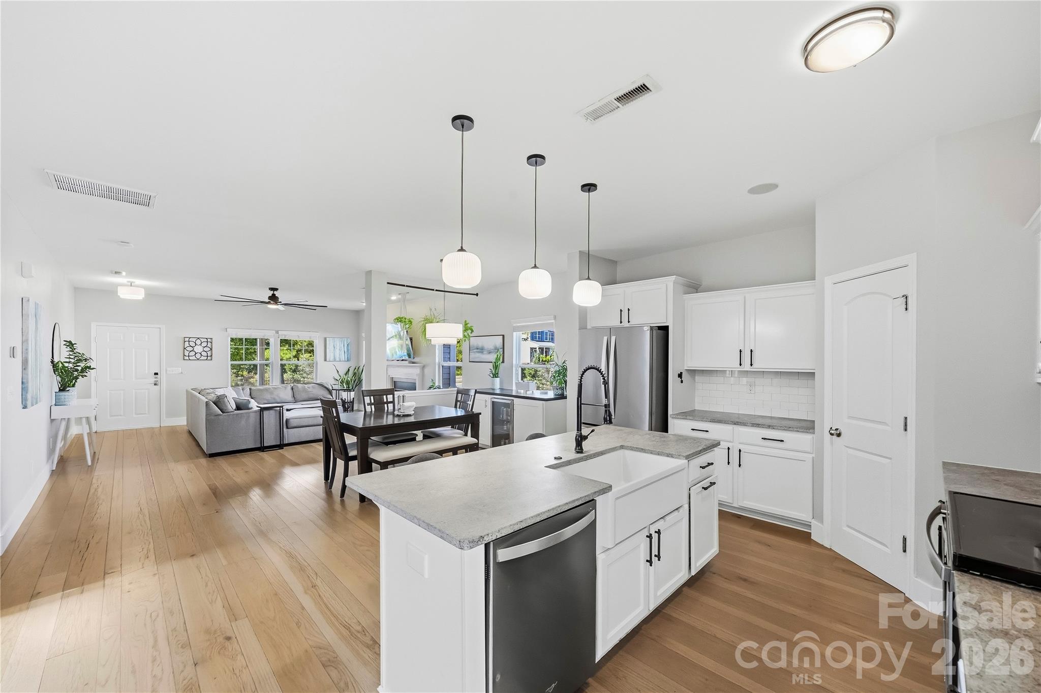 1633 Natalie Lane