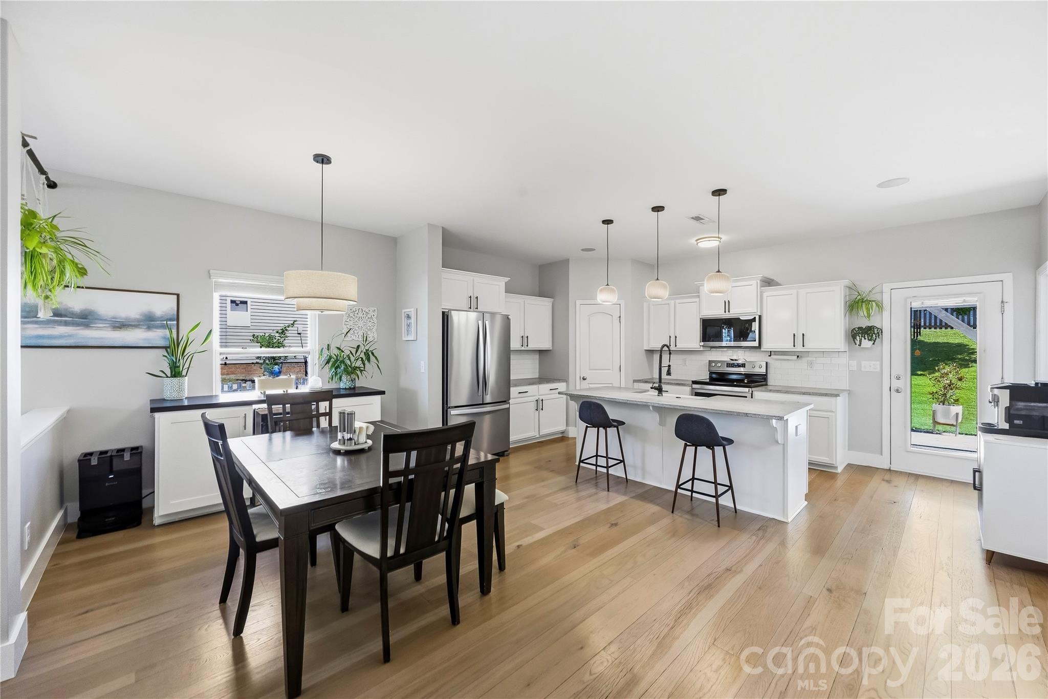 1633 Natalie Lane