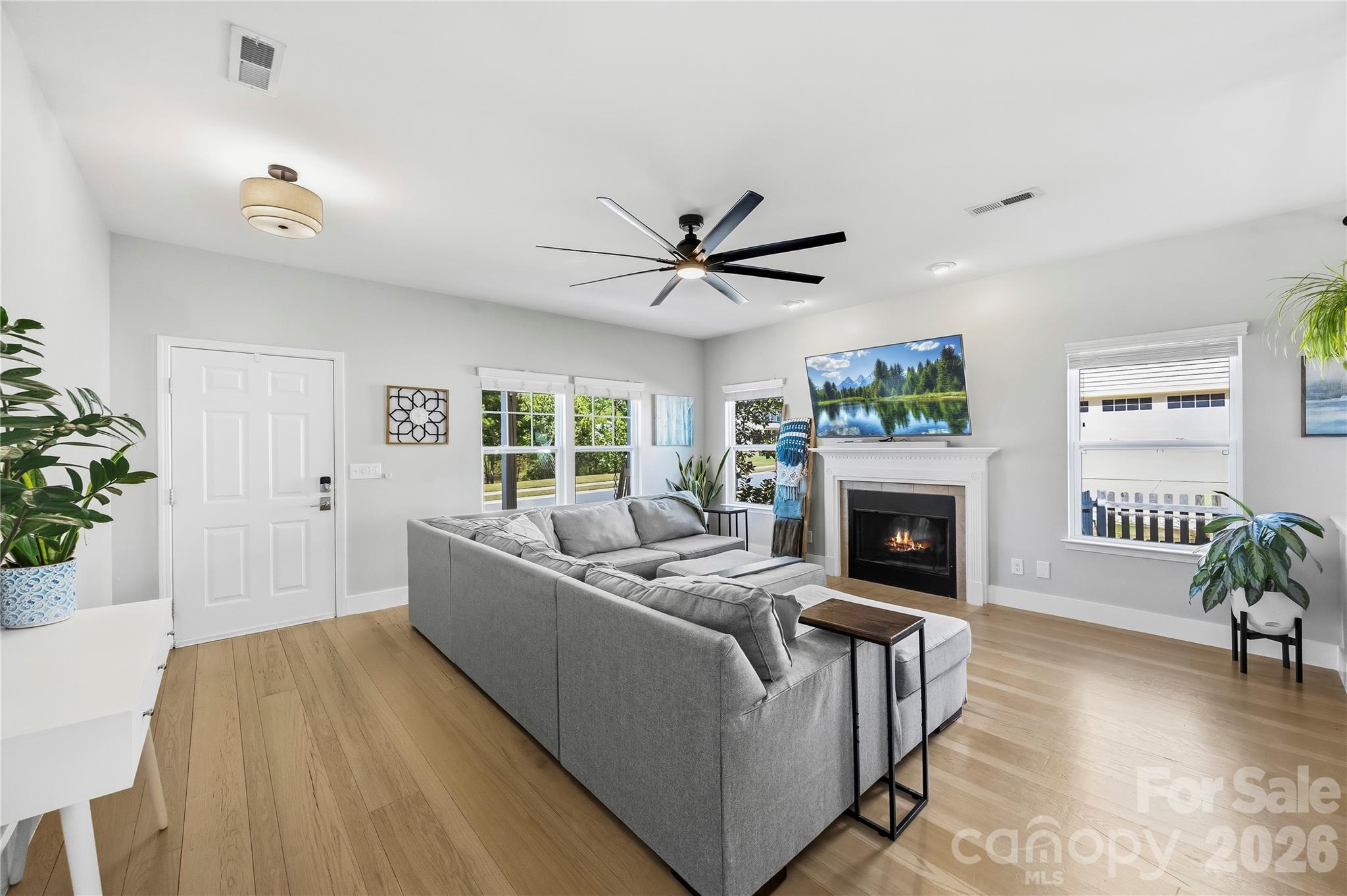 1633 Natalie Lane