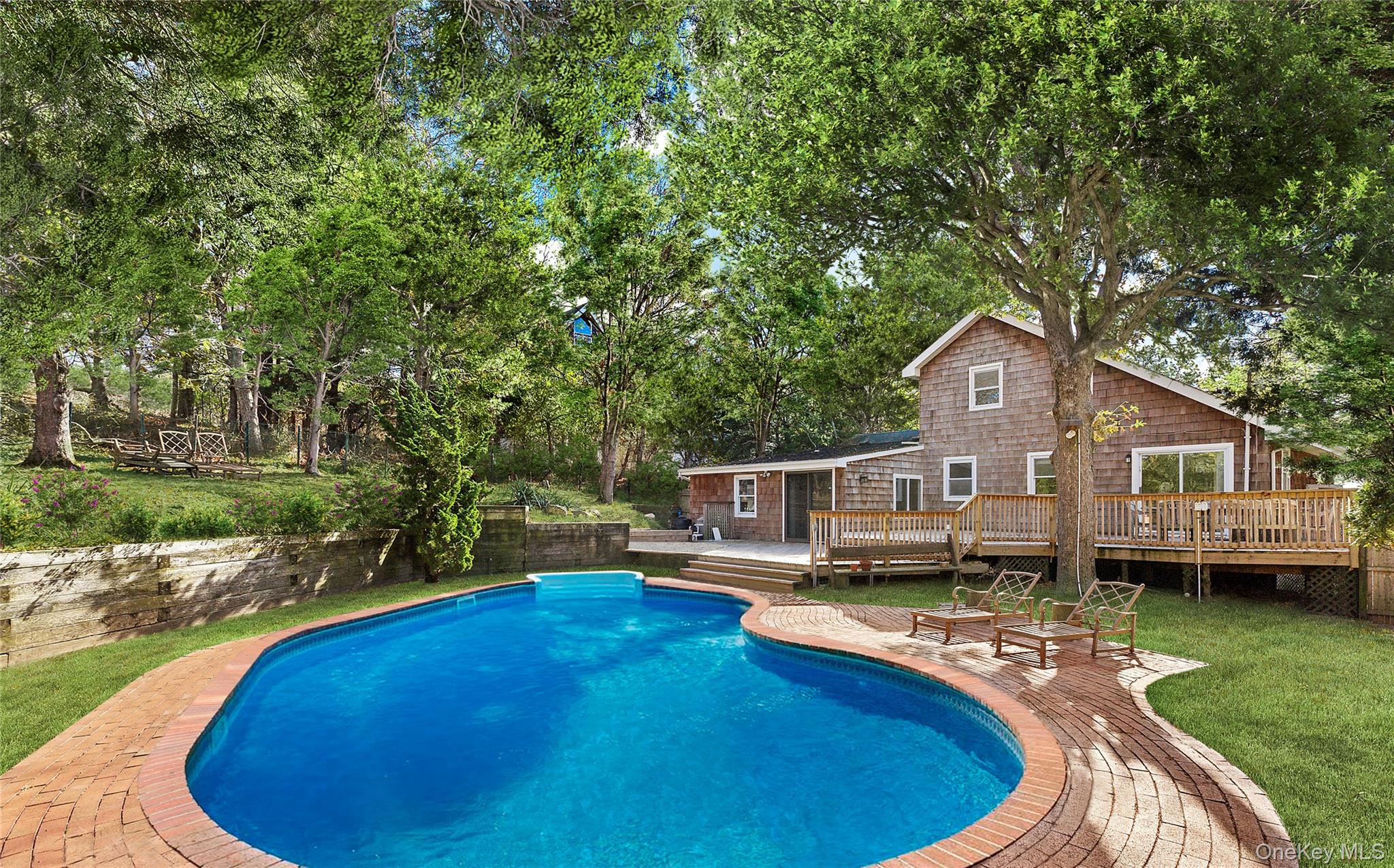 16 Peconic Road