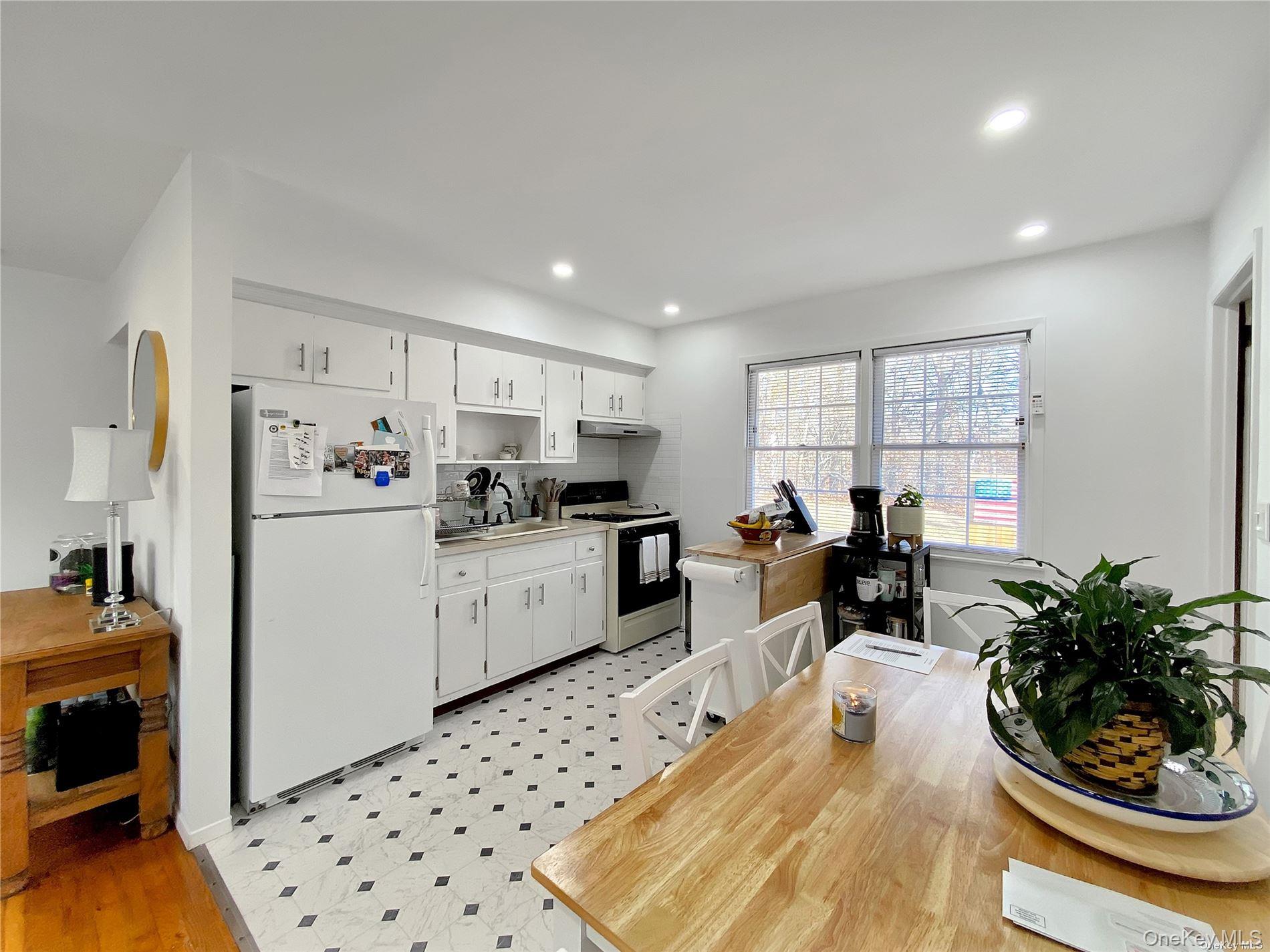 18 Old Riverhead Road