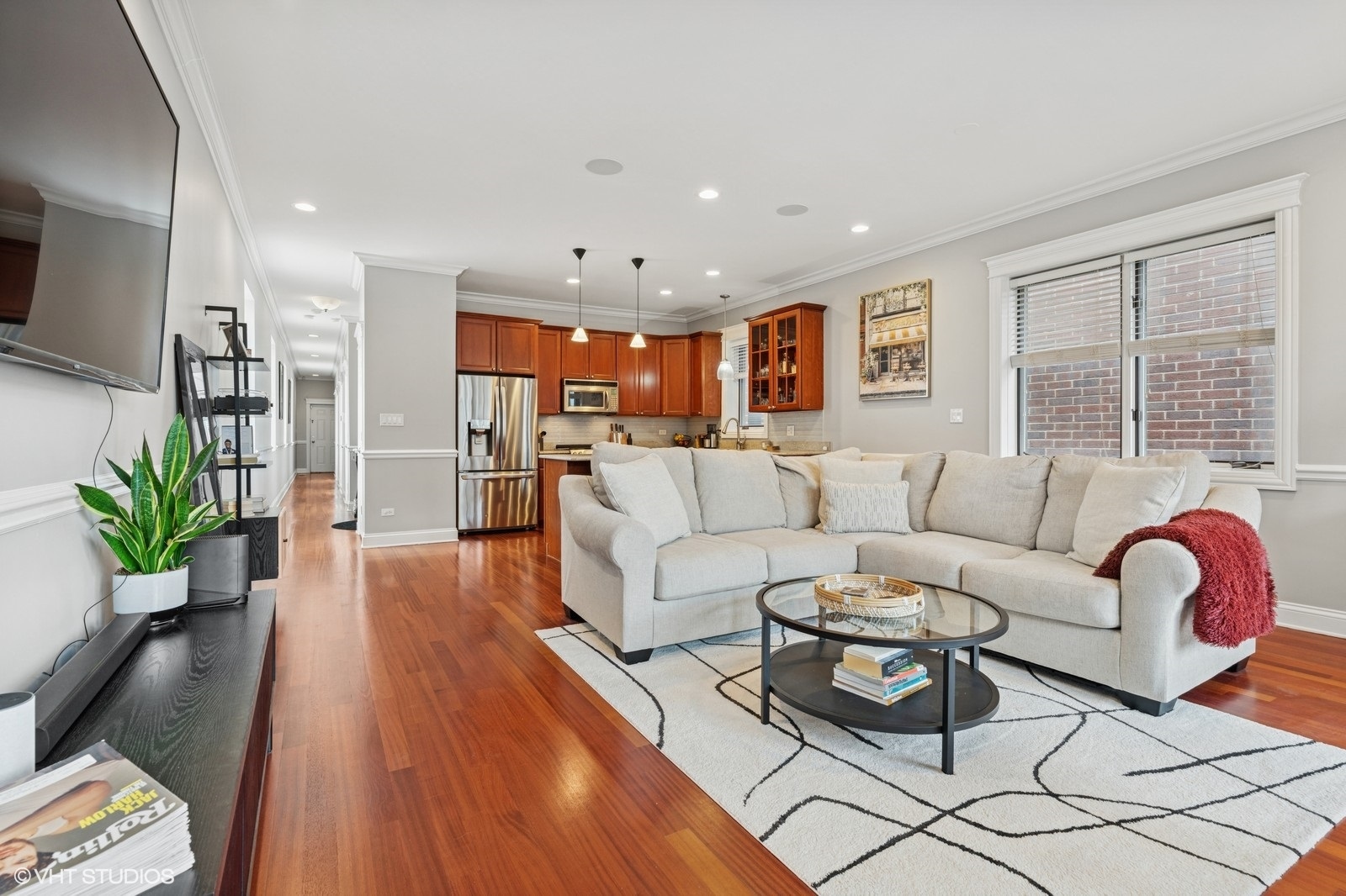 2438 N Clybourn Avenue Unit: 2