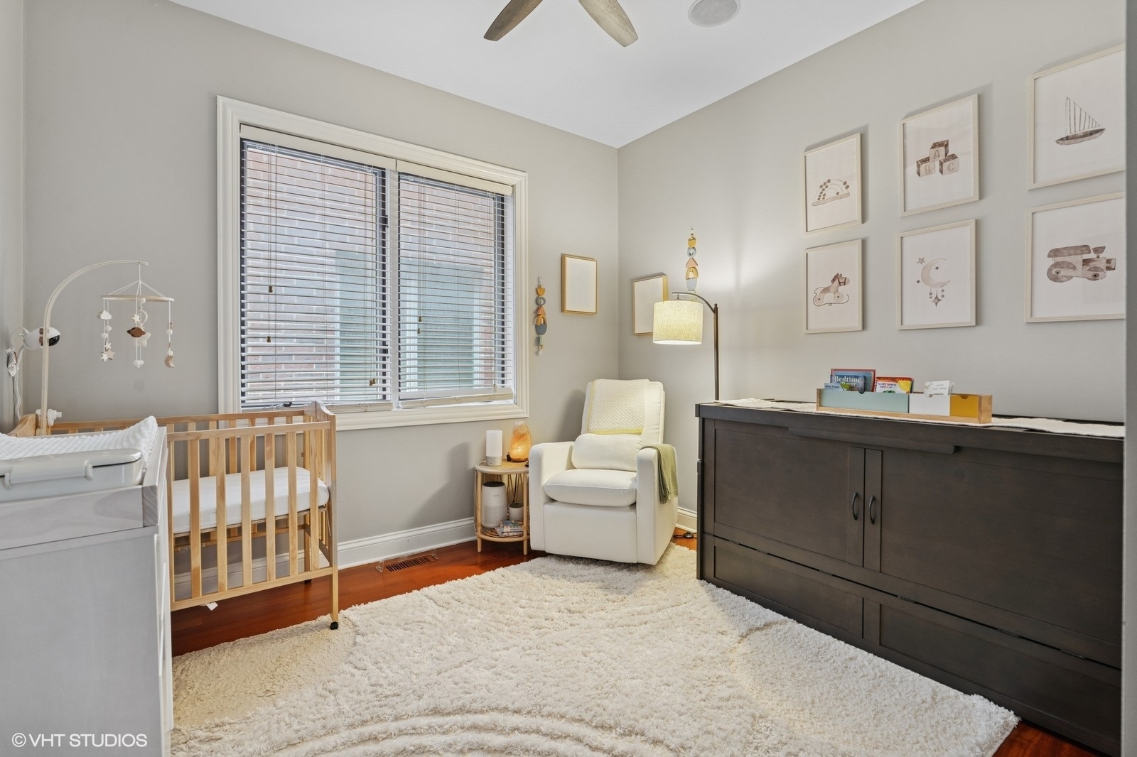 2438 N Clybourn Avenue Unit: 2