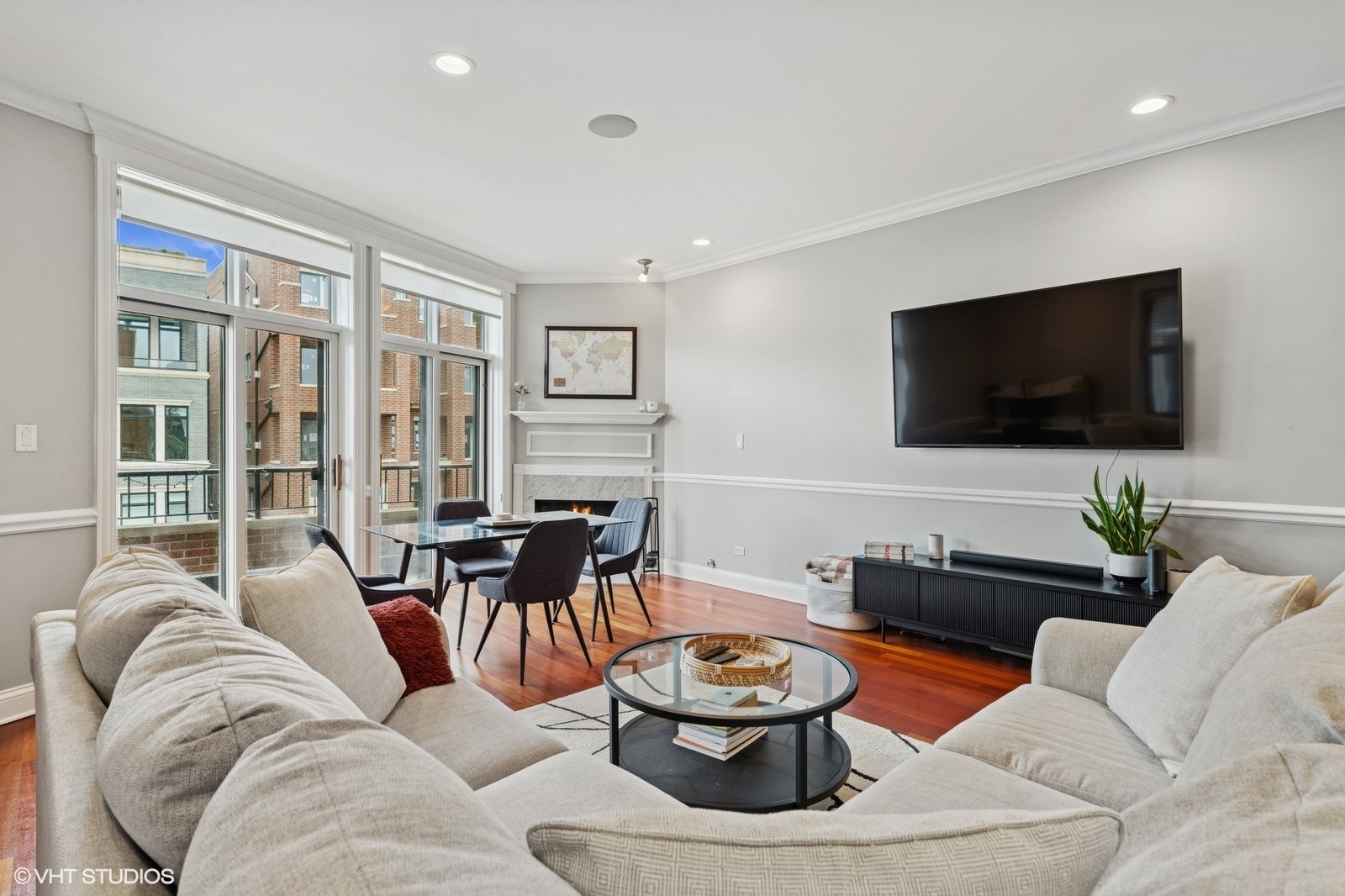 2438 N Clybourn Avenue Unit: 2