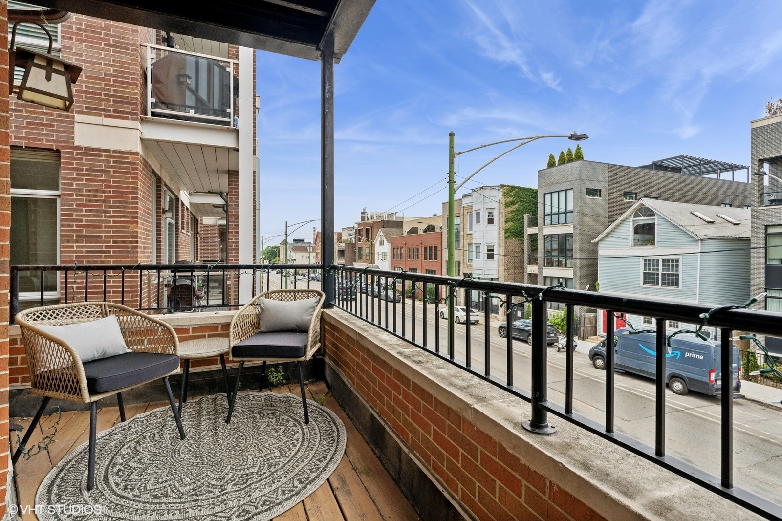 2438 N Clybourn Avenue Unit: 2