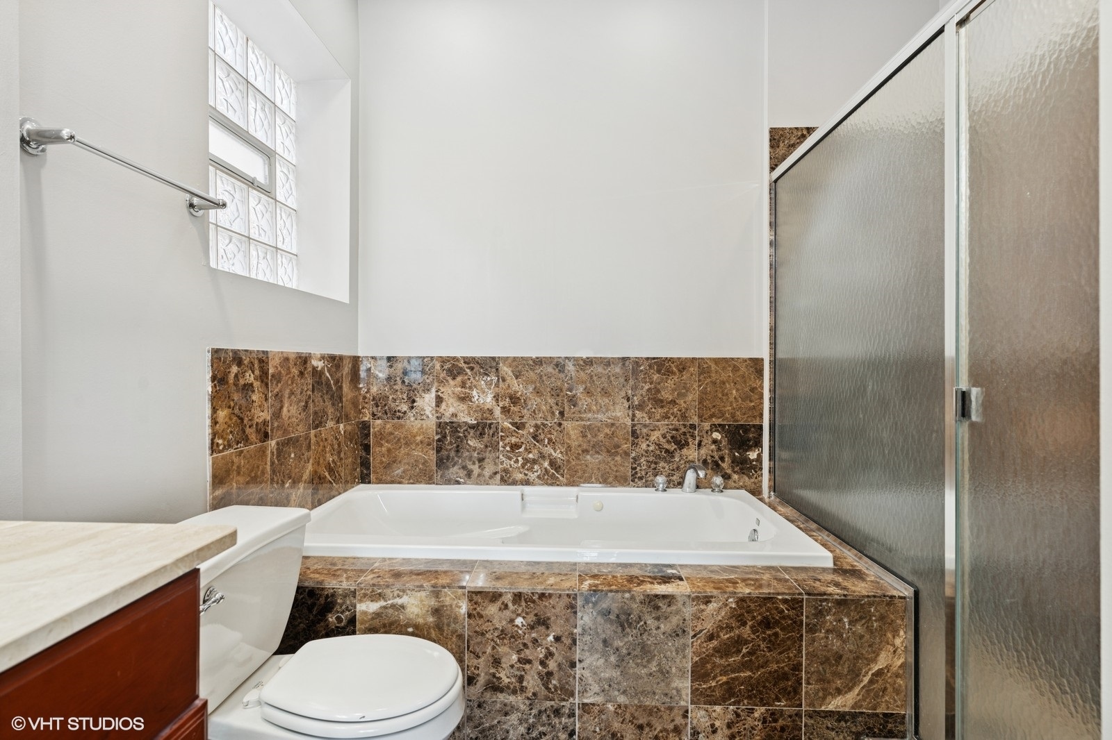 2438 N Clybourn Avenue Unit: 2