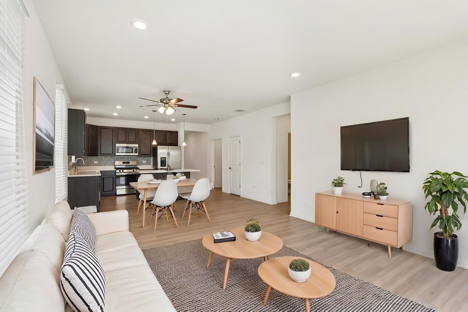 8122 Arlington Lane