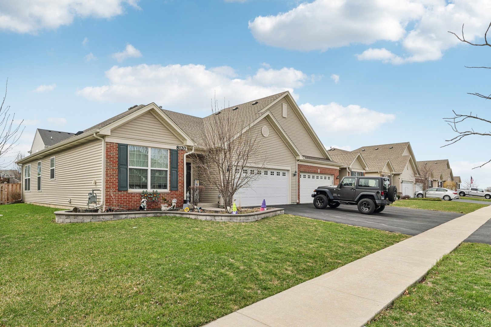 8122 Arlington Lane