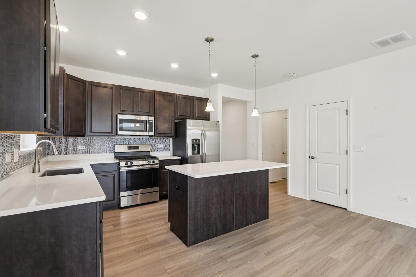 8122 Arlington Lane