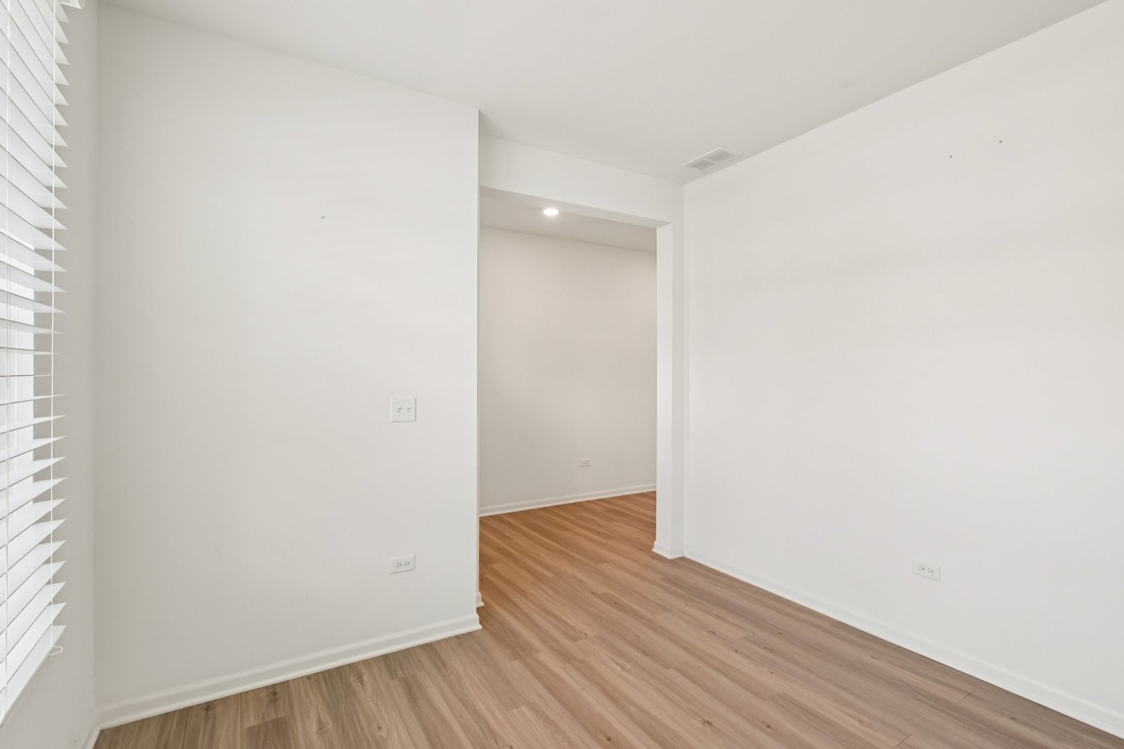 8122 Arlington Lane