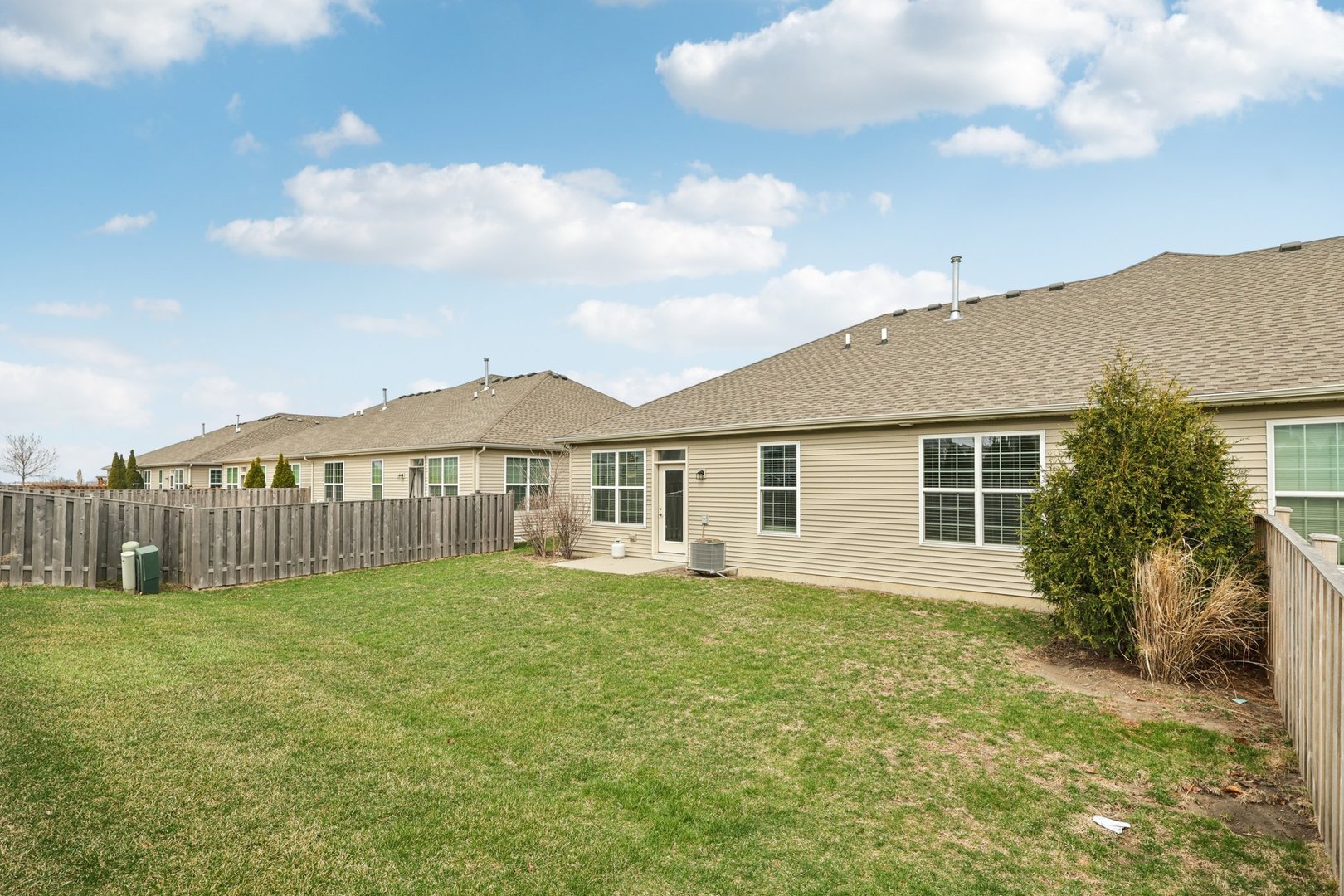 8122 Arlington Lane