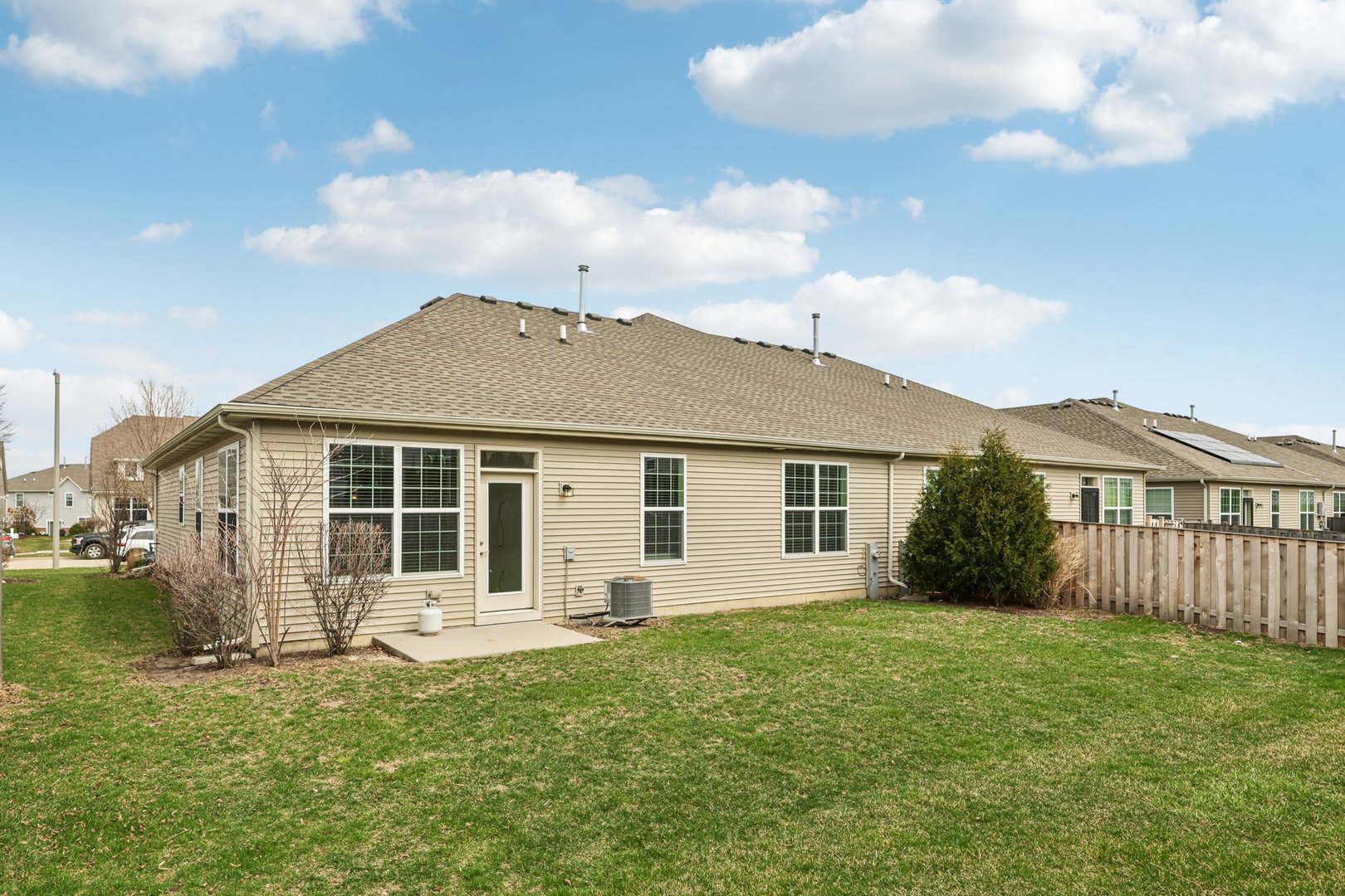 8122 Arlington Lane