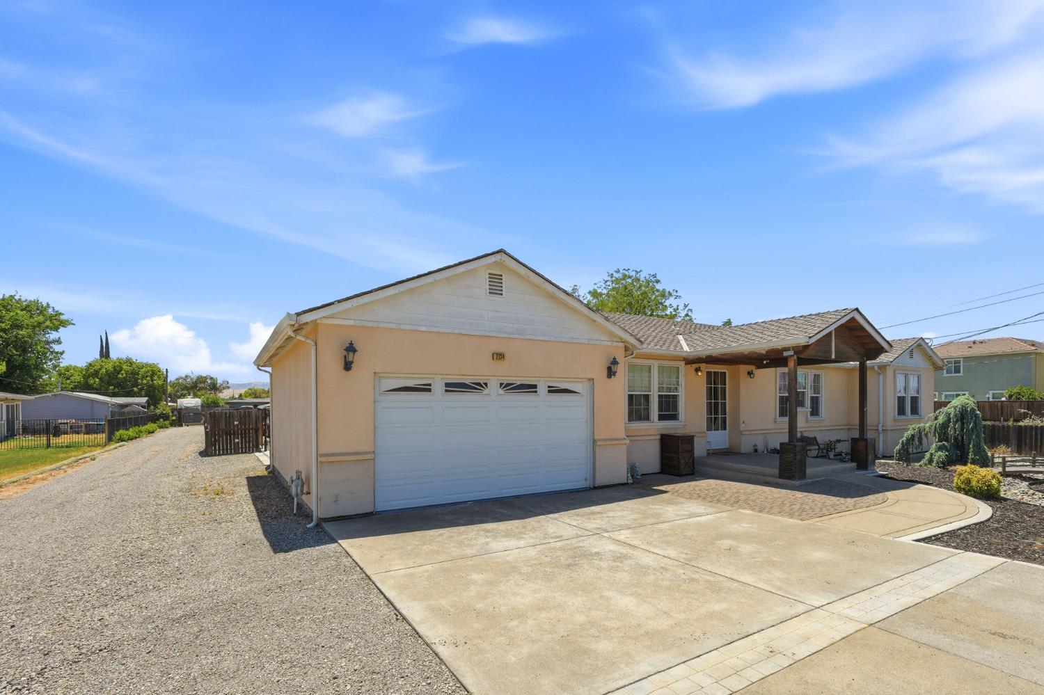 2734 W Byron Road