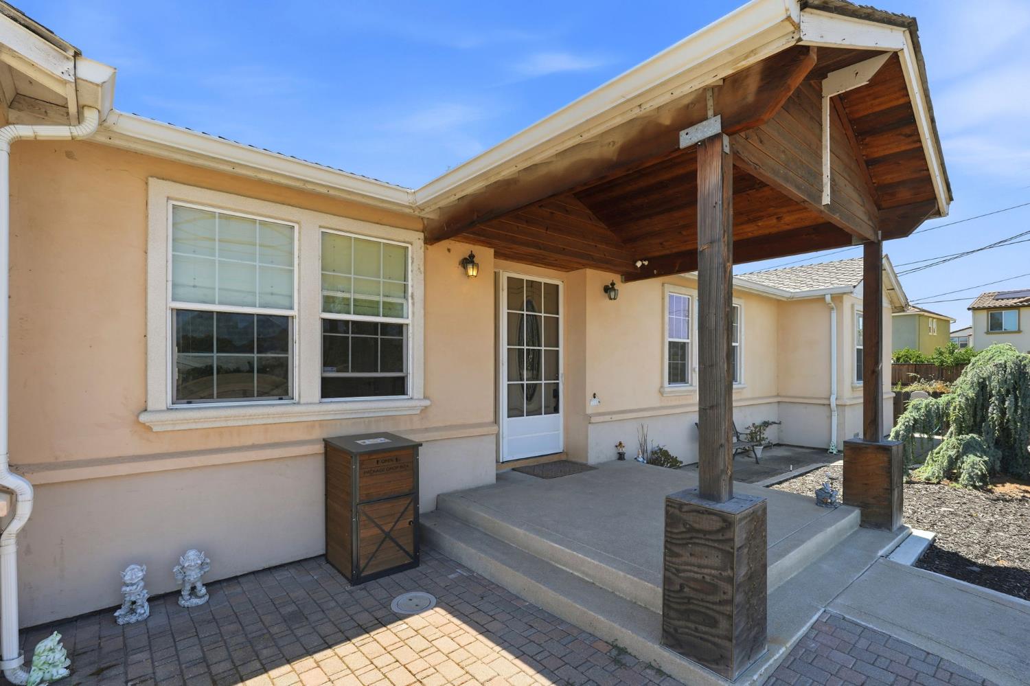 2734 W Byron Road