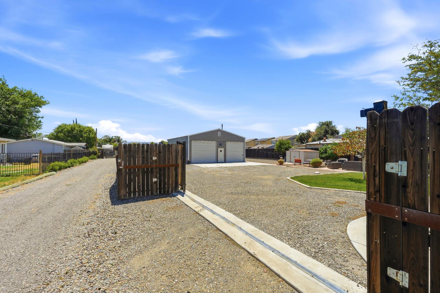 2734 W Byron Road
