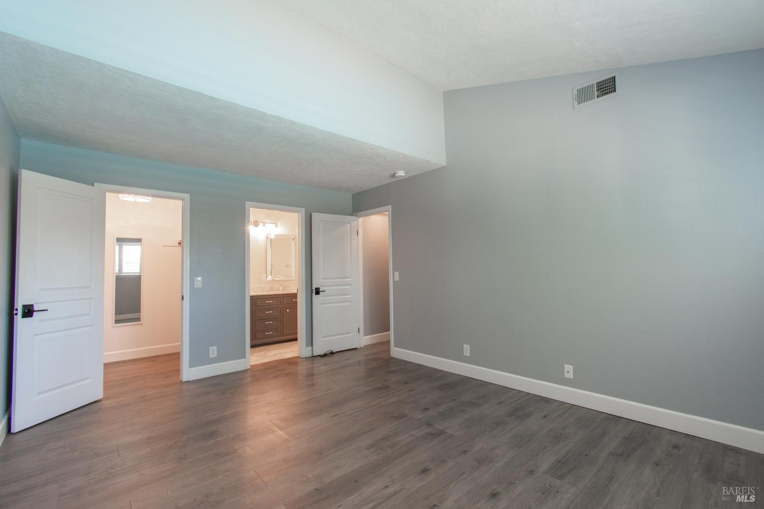 1145 Woodvale Drive