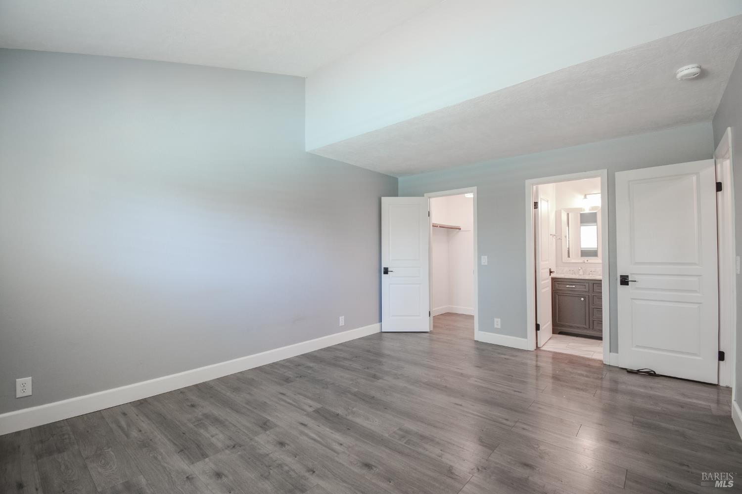 1145 Woodvale Drive