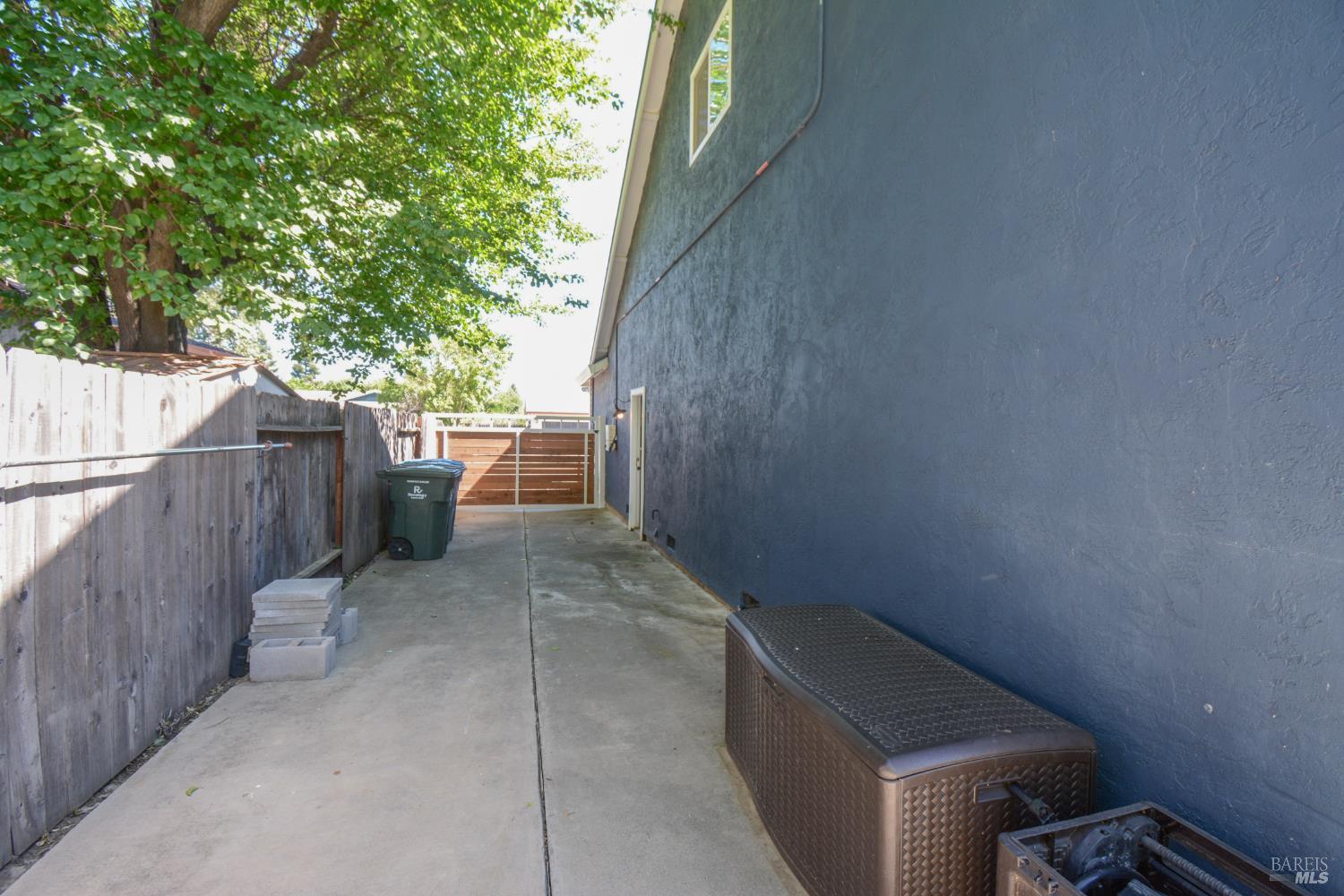 1145 Woodvale Drive