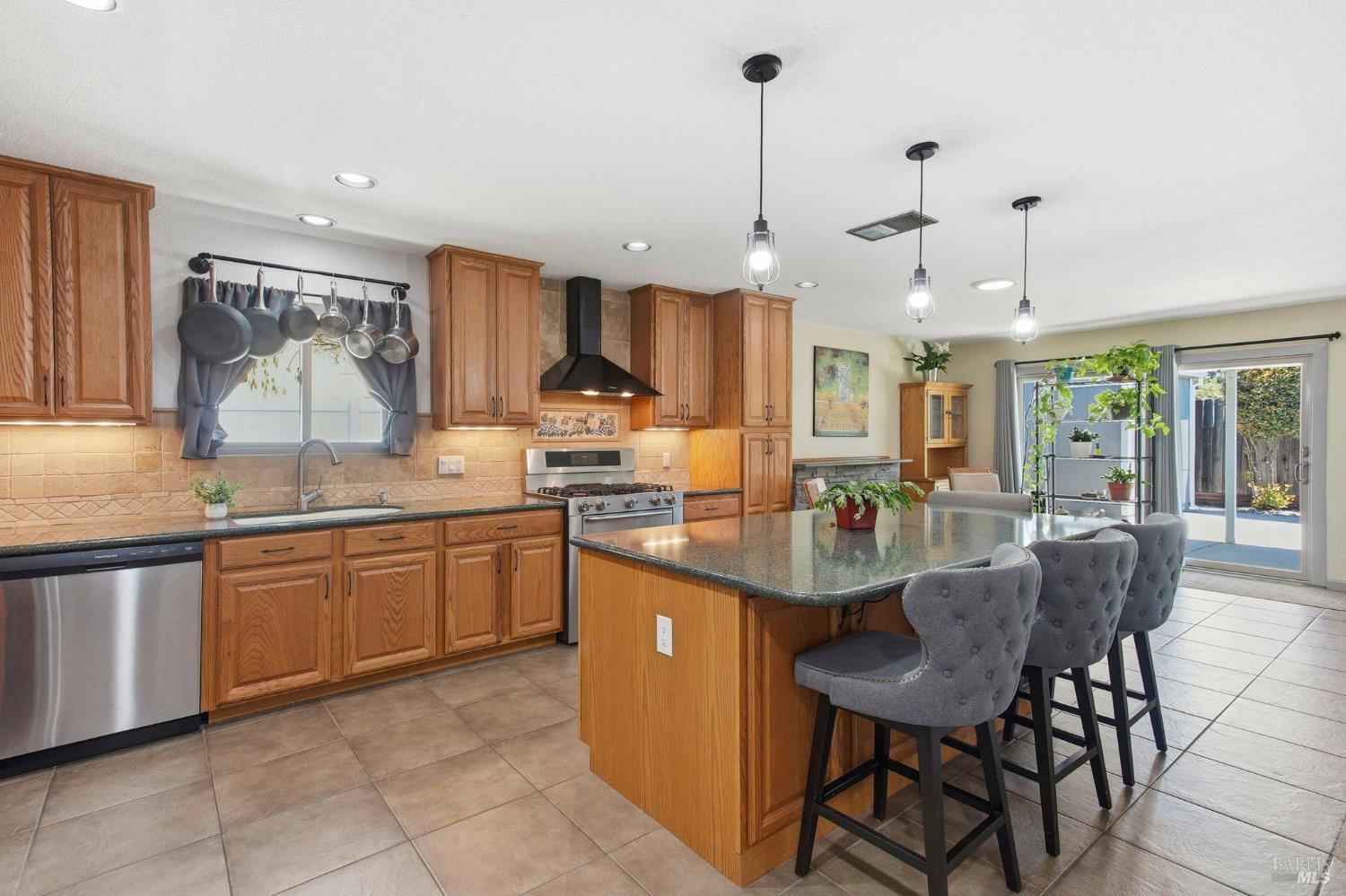 1120 Oxford Court