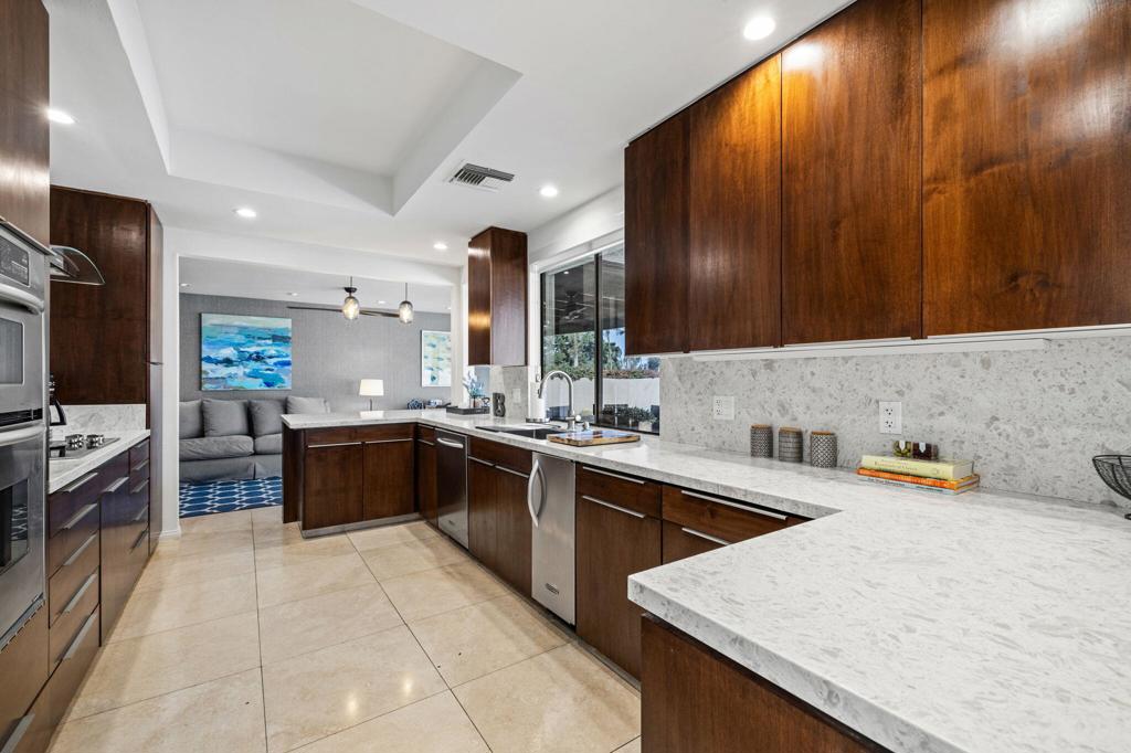 27 Stanford Drive Drive