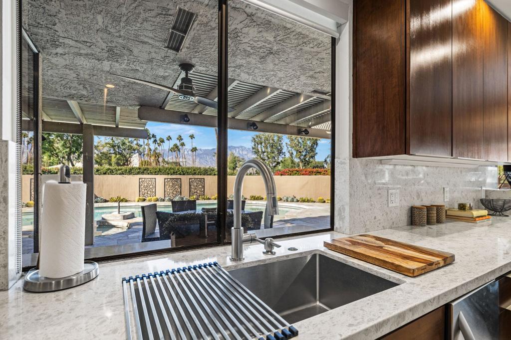 27 Stanford Drive Drive