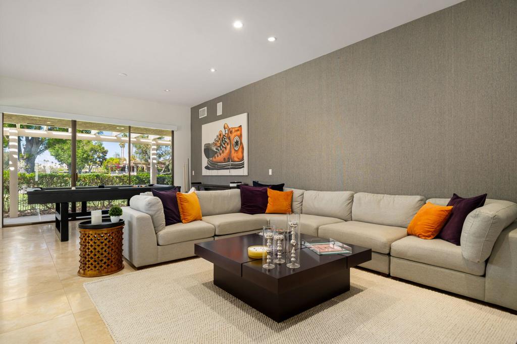27 Stanford Drive Drive
