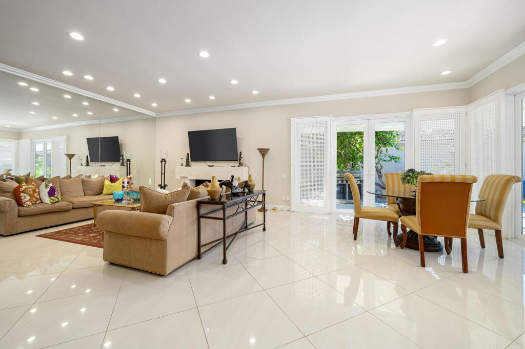 4 Dartmouth Drive