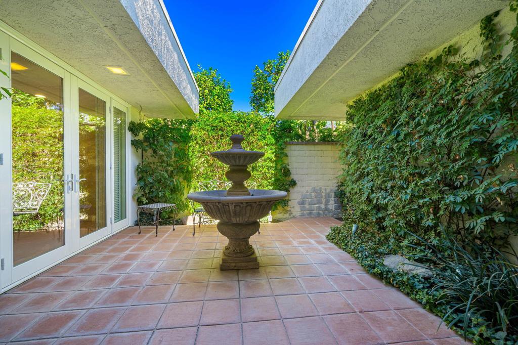 4 Dartmouth Drive