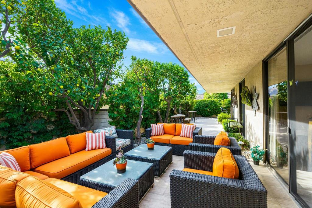 1 Briarcliff Court