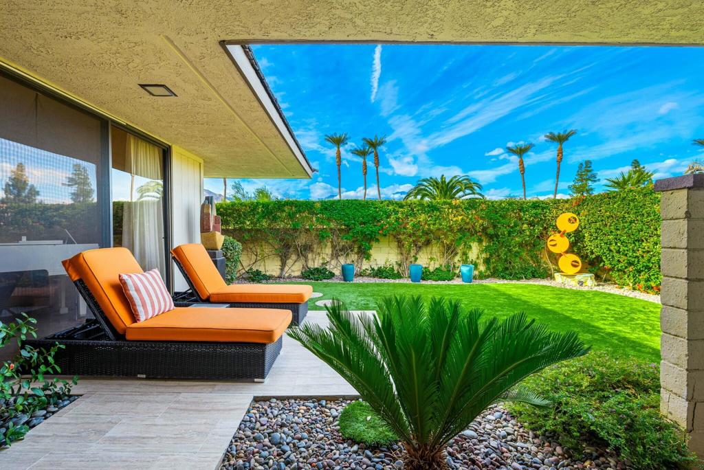 1 Briarcliff Court