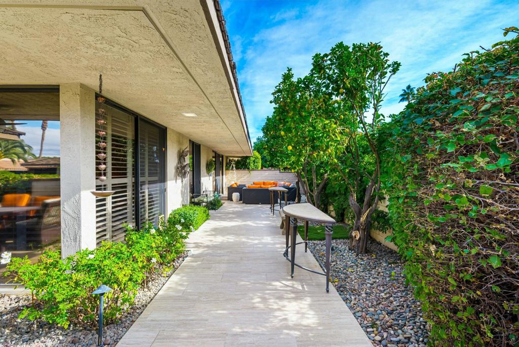 1 Briarcliff Court