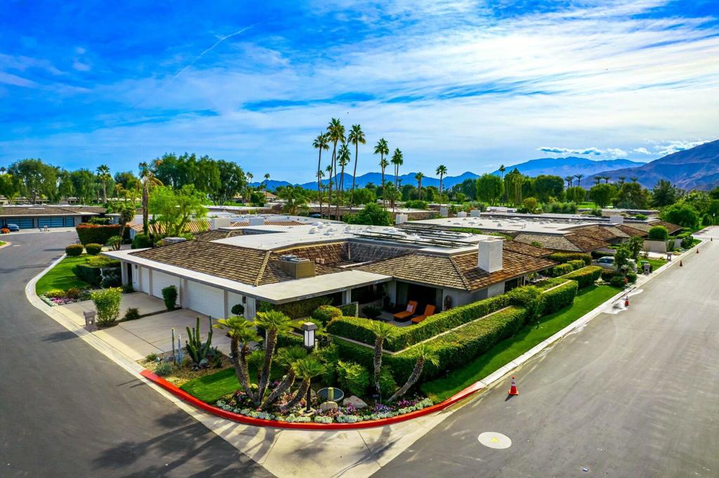 1 Briarcliff Court