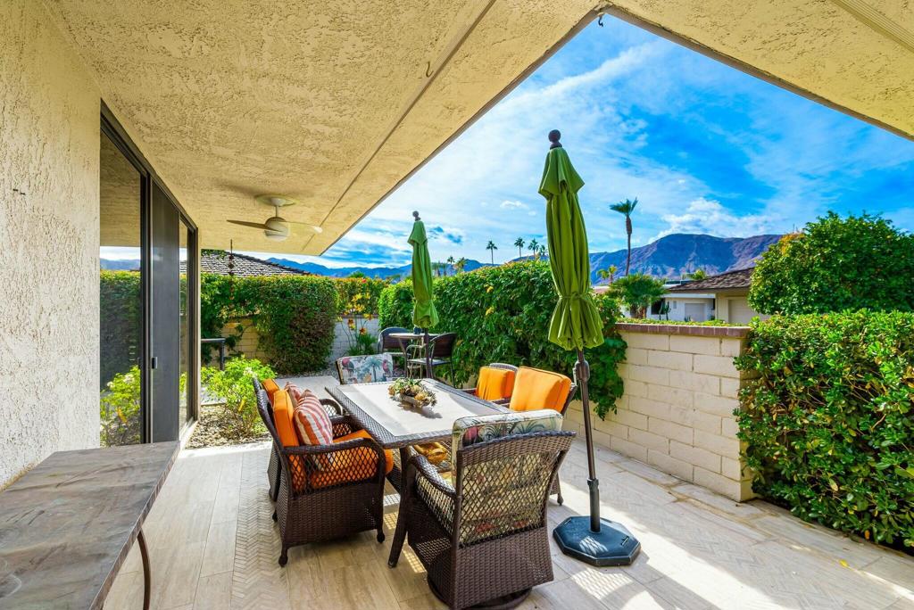 1 Briarcliff Court
