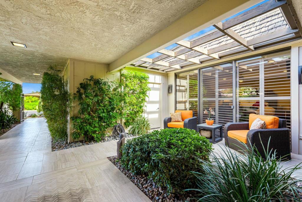 1 Briarcliff Court