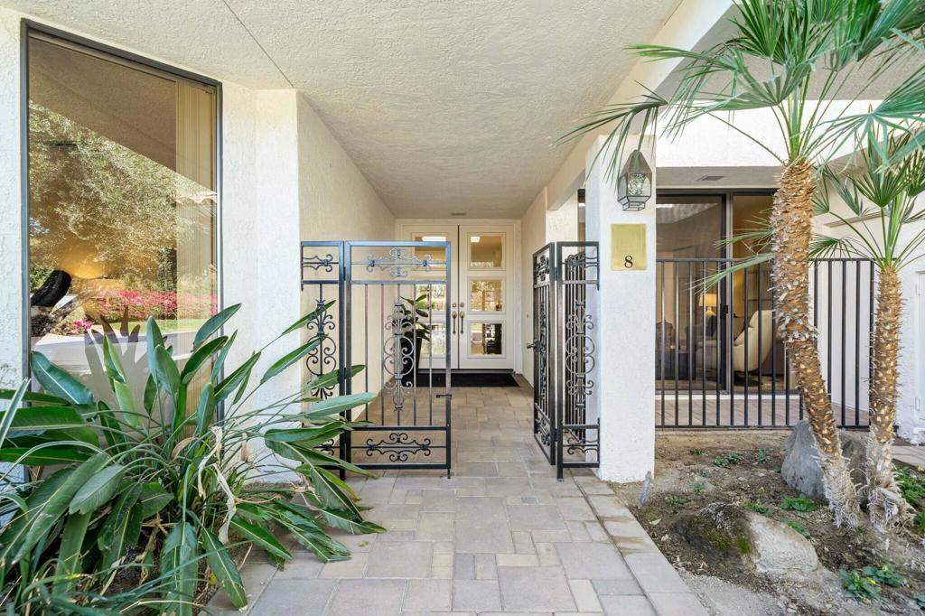 8 Stanford Drive